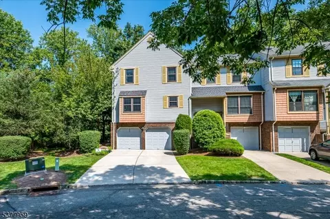 3601 Spring Brook Dr, Edison, NJ 08820