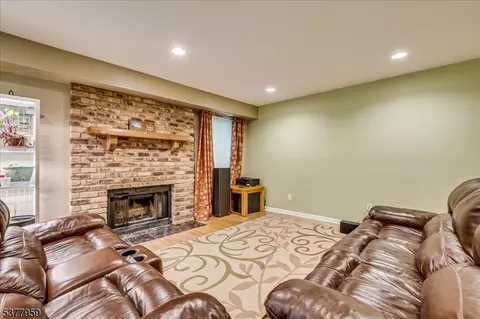 3601 Spring Brook Dr, Edison, NJ 08820 photo 39