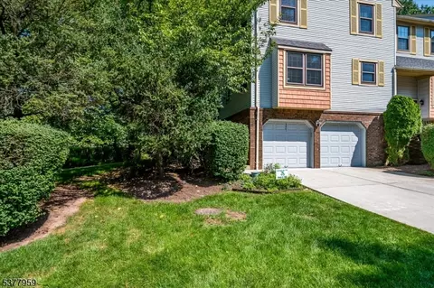 3601 Spring Brook Dr, Edison, NJ 08820 photo 4