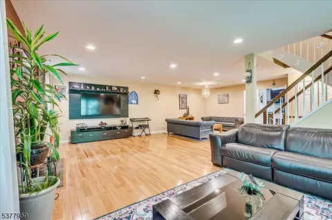 3601 Spring Brook Dr, Edison, NJ 08820 photo 15