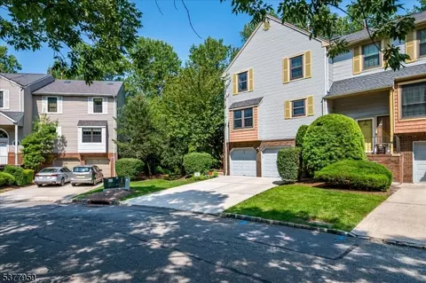 3601 Spring Brook Dr, Edison, NJ 08820 photo 3