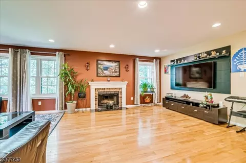 3601 Spring Brook Dr, Edison, NJ 08820 photo 12