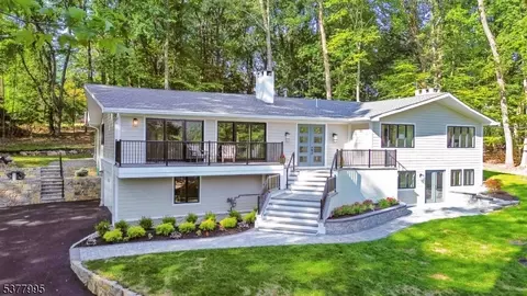 9 Radtke Rd, Randolph, NJ 07869