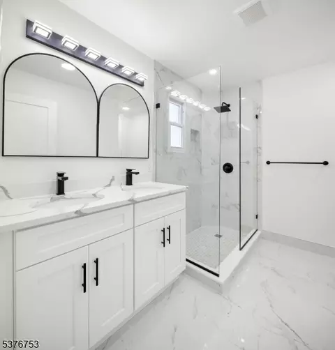 104 Pine Grove Ter, Newark, NJ 07106