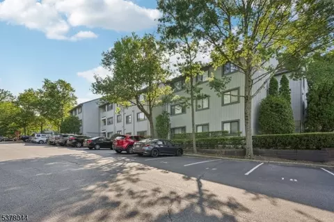 312 Cypress Ct, Ramsey, NJ 07446