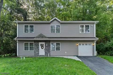53 Larchmont Dr, Hewitt, NJ 07421