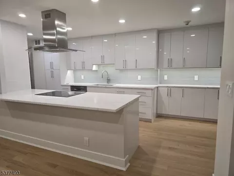 2 Claridge Dr 5cw, Verona, NJ 07044