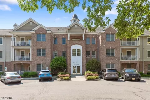 39 Zachary Way, Mount Arlington, NJ 07856