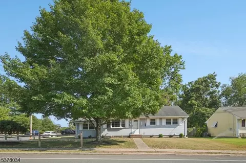 613 Warfield Rd, North Plainfield, NJ 07063