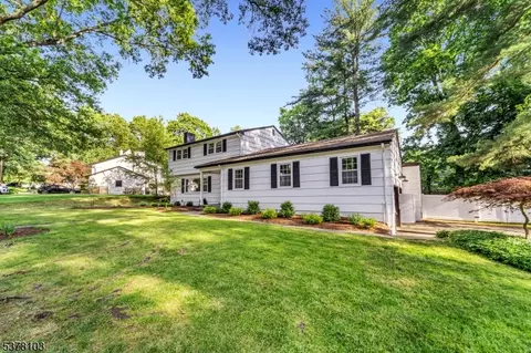 14 Raymond St, Harrington Park, NJ 07640