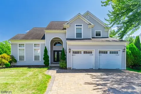 90 Canal St, Sayreville, NJ 08872