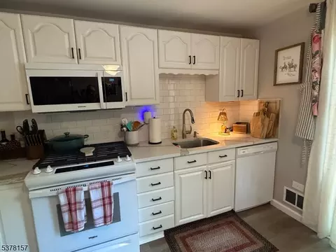 142 Osprey, Hackettstown, NJ 07840 photo 11