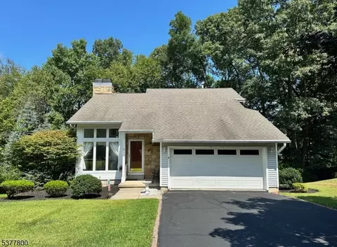 18 Canada Goose Dr, Hackettstown, NJ 07840