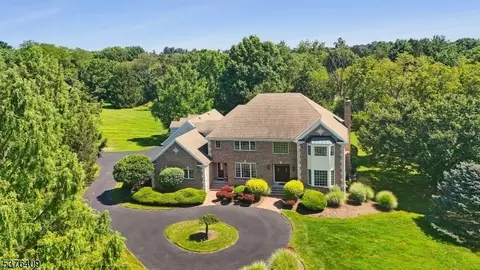 12 John Stevens Rd, Whitehouse Station, NJ 08889