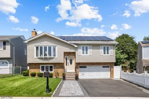 27 Coppola Ct, Clifton, NJ 07013
