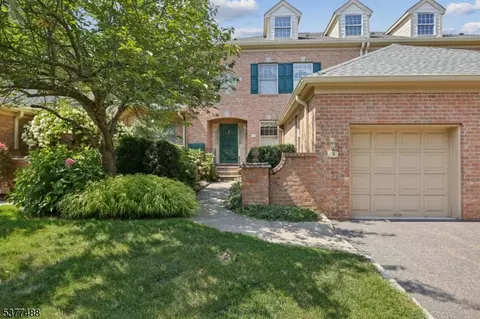 3 Chadwell Pl, Morristown, NJ 07960
