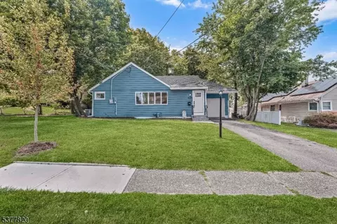 16-37 Eberlin Dr, Fair Lawn, NJ 07410