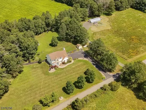 2 Alford Ln, Frenchtown, NJ 08825