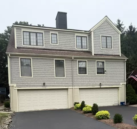 6 Dowitcher Ct, Wayne, NJ 07470