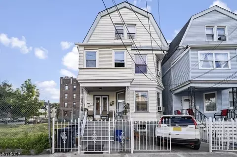 352 N 7th St, Newark, NJ 07107