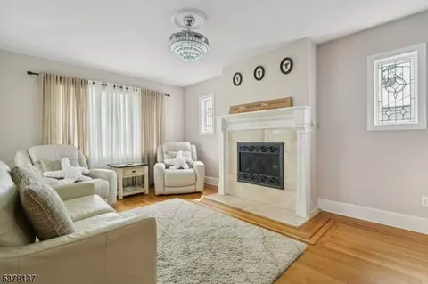 108 Elm St, Elmwood Park, NJ 07407