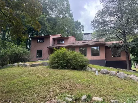 724 Tall Oaks Ct, Franklin Lakes, NJ 07417