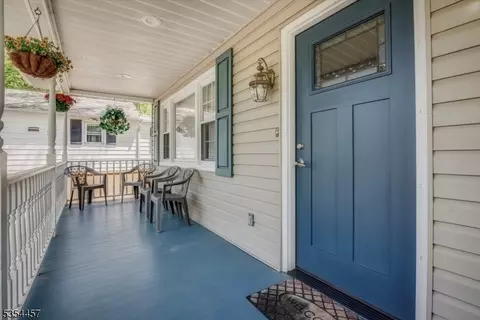 15 Alfred Way, Hopatcong, NJ 07843