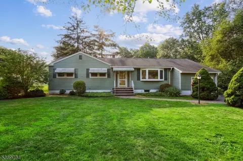 6 Virginia Dr, Parsippany, NJ 07054