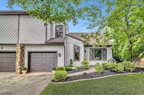 15 Independence Dr, Hillsborough, NJ 08844