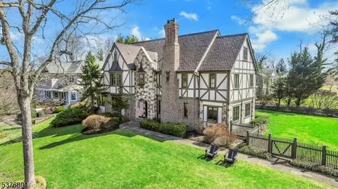 10 Templar Way, Summit, NJ 07901