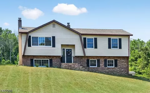 22 Morris Ave, Branchville, NJ 07826