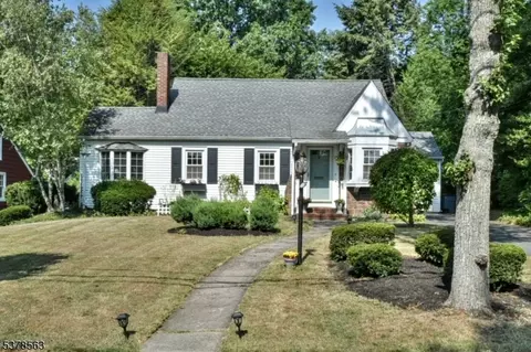 52 Victor Pl, Hawthorne, NJ 07506