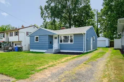 47 E William St, Fords, NJ 08863