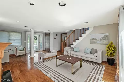 140 W Greenbrook Rd, Caldwell, NJ 07006