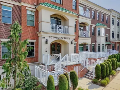 50 Parmley Pl #203, Summit, NJ 07901