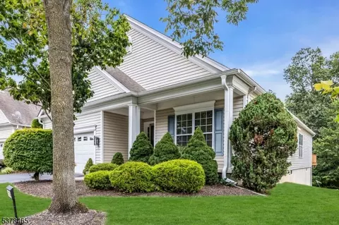 114 Stone Manor Dr, Somerset, NJ 08873
