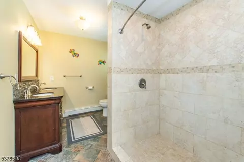 115 Webster Dr, Wayne, NJ 07470 photo 24