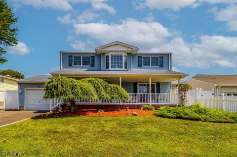 11 Dufoe Pl, Colonia, NJ 07067