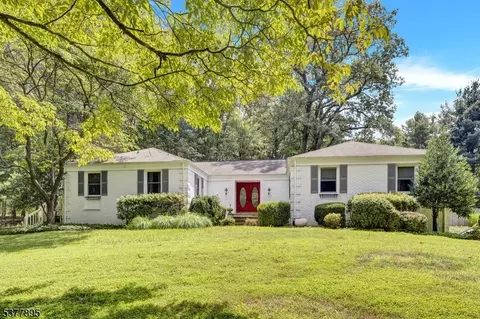 30 Twin Brooks Trl, Chester, NJ 07930