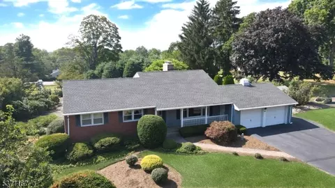 41 Clearview Dr, Randolph, NJ 07869