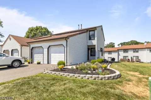160 Locust Ct, Flemington, NJ 08822