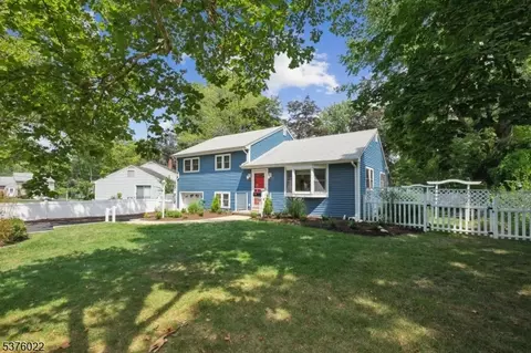 3 N Ridge Rd, Livingston, NJ 07039