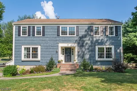 20 Larch Dr, Chester, NJ 07930