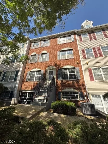 49 Wickliffe St # B, Newark, NJ 07103