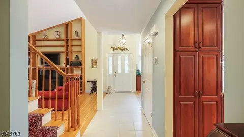 11 Lockhaven Ct, Bedminster, NJ 07921 photo 5
