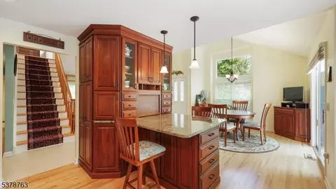11 Lockhaven Ct, Bedminster, NJ 07921 photo 12
