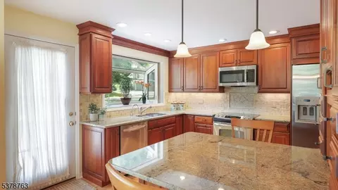 11 Lockhaven Ct, Bedminster, NJ 07921 photo 10