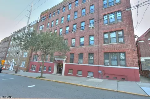 331 79th St #31, North Bergen, NJ 07047