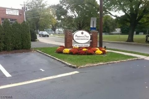 467 Valley St #2G, Maplewood, NJ 07040