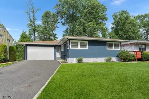 221 Douglas Rd, Roselle, NJ 07203